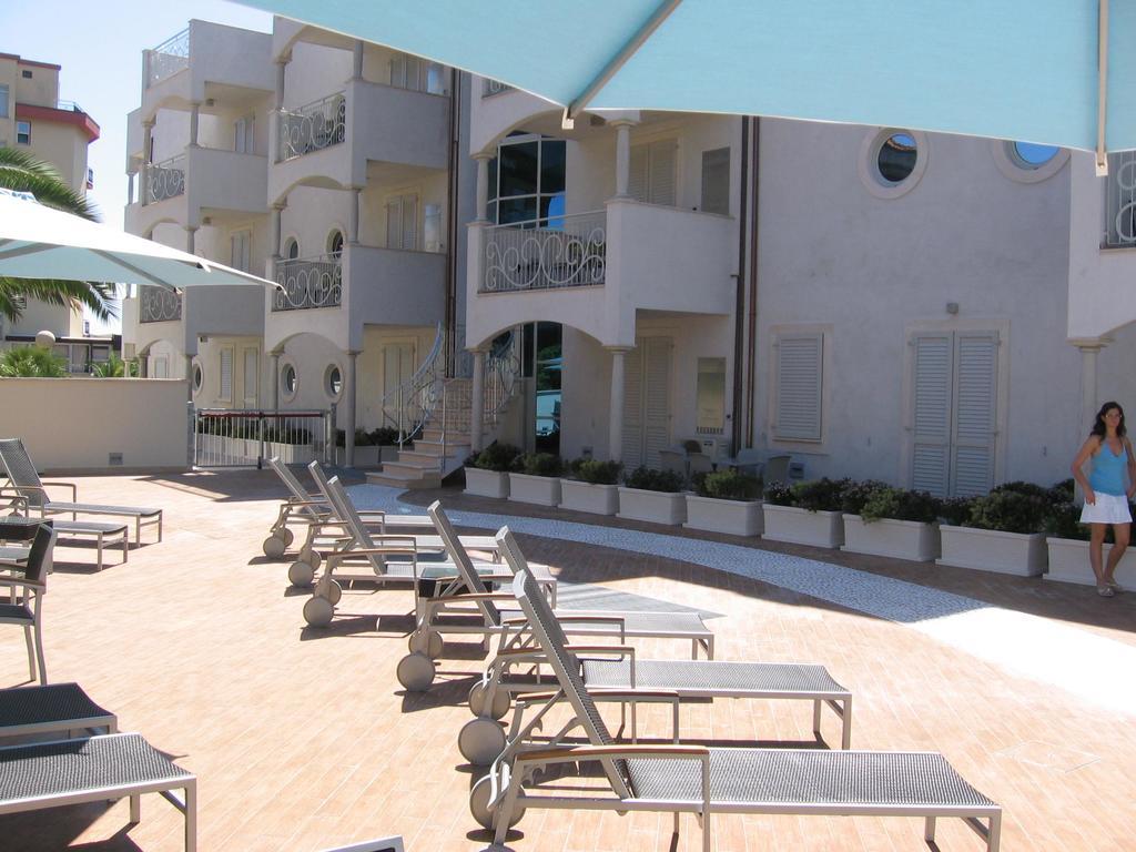 Residence Costa Smeralda Grottammare Esterno foto