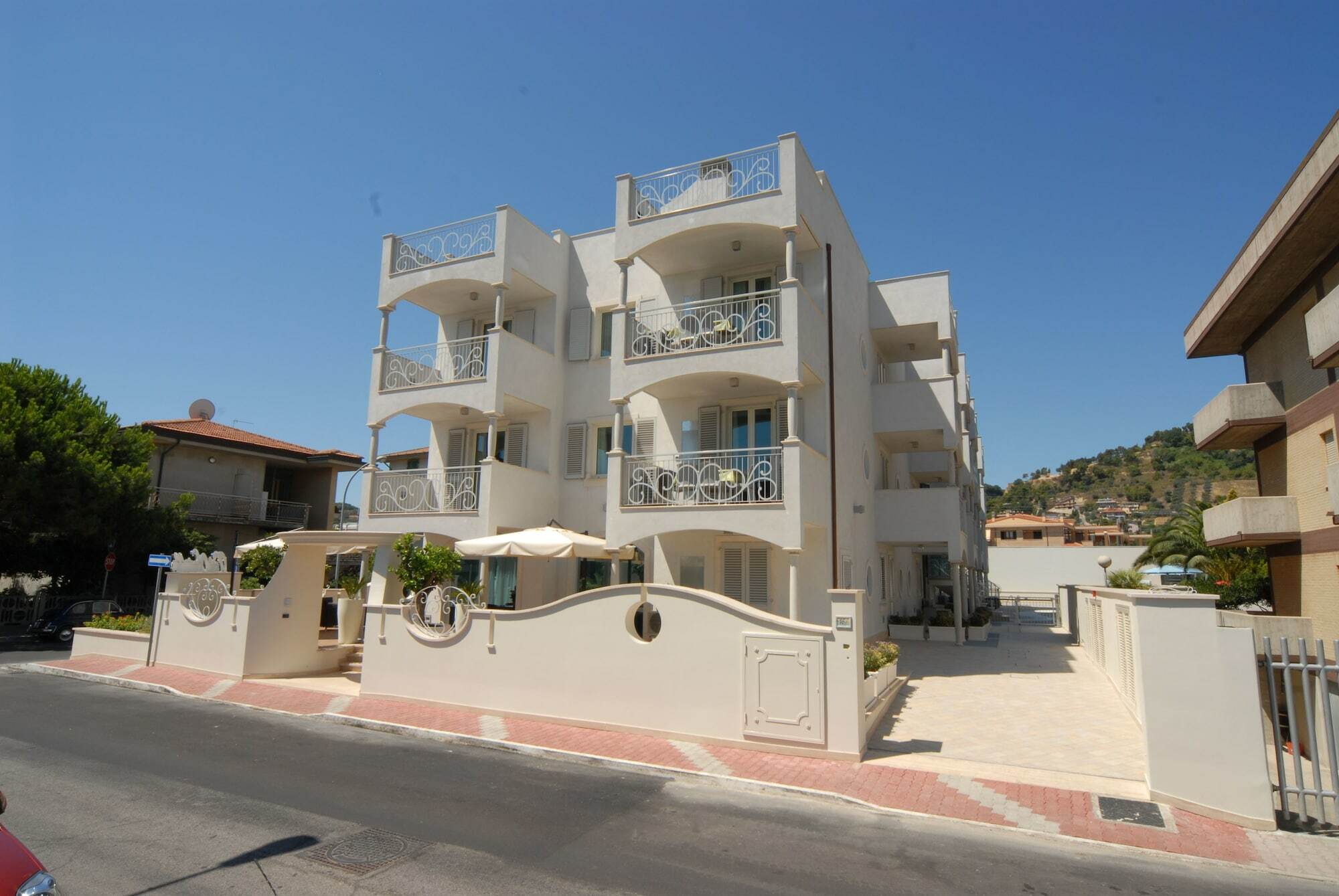 Residence Costa Smeralda Grottammare Esterno foto